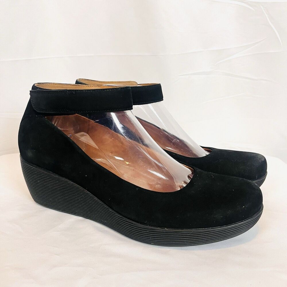 Clarks Artisan "Vendra Bloom" Black Suede Wedge Pumps (Model #26102905) Size 10